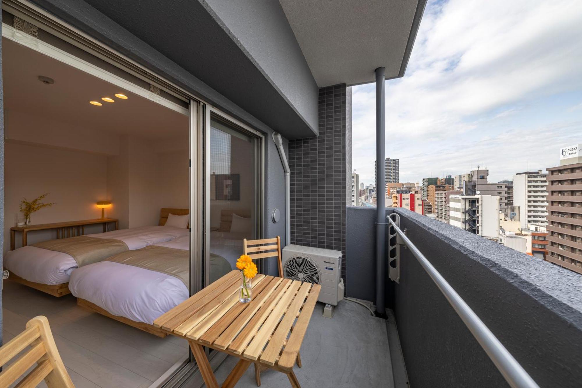 Aparthotel Shirakabanoyado - Nipponbashi 日本橋, 3 Mins Walk To Dendentown Osaka Zewnętrze zdjęcie